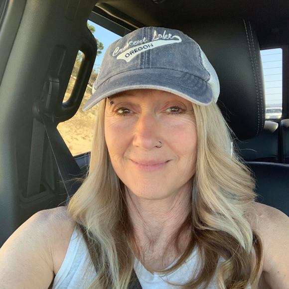 Meet your Posher, Mavis - Picture 4 of 4